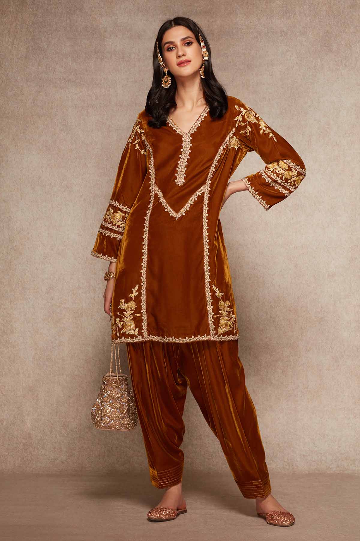 Buy Gold Velvet V-Neck Kurta Set Online